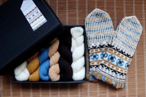 画像1: ミトンの手編みキット　３　（ゼムガレ地方１）
